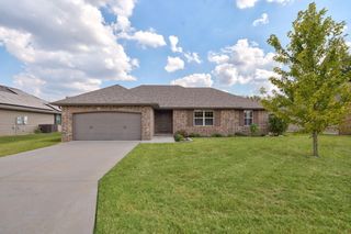 1260 S Venice Avenue, Republic, MO 65738