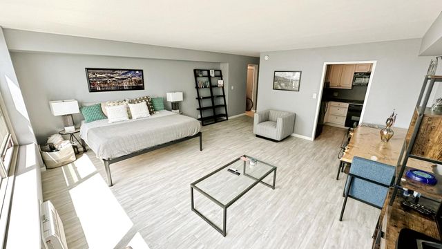 3600 N Lake Shore Drive 2223, Chicago, IL 60613