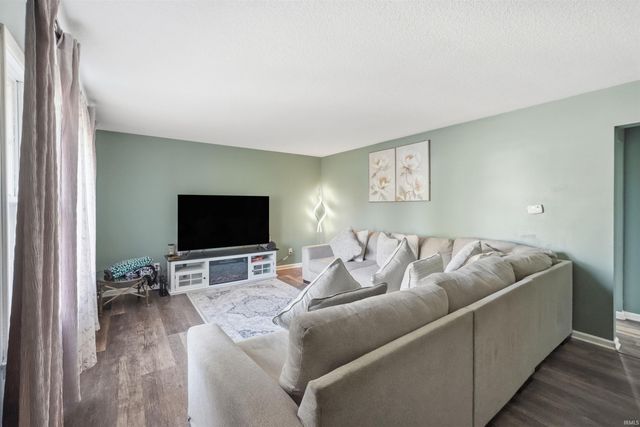 7102 Saint Joe Road, Fort Wayne, IN 46835