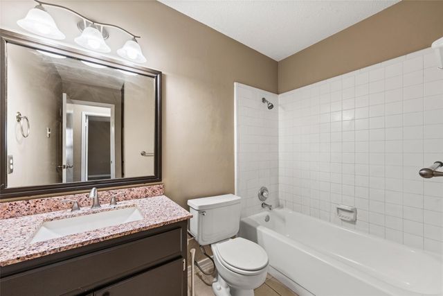 614 Circle Creek Drive, Hewitt, TX 76643