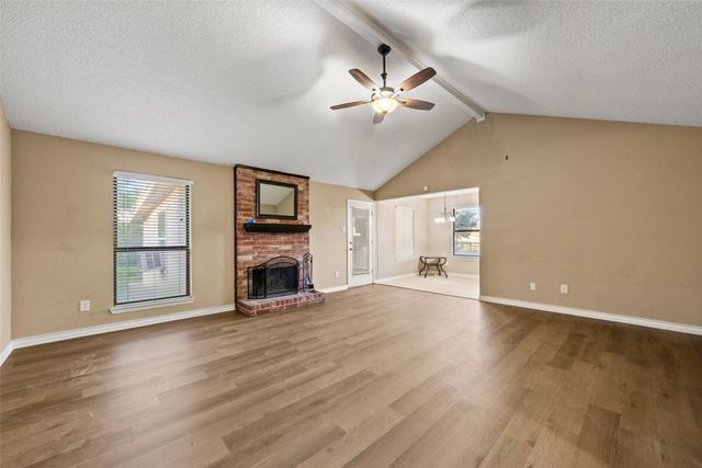 614 Circle Creek Drive, Hewitt, TX 76643