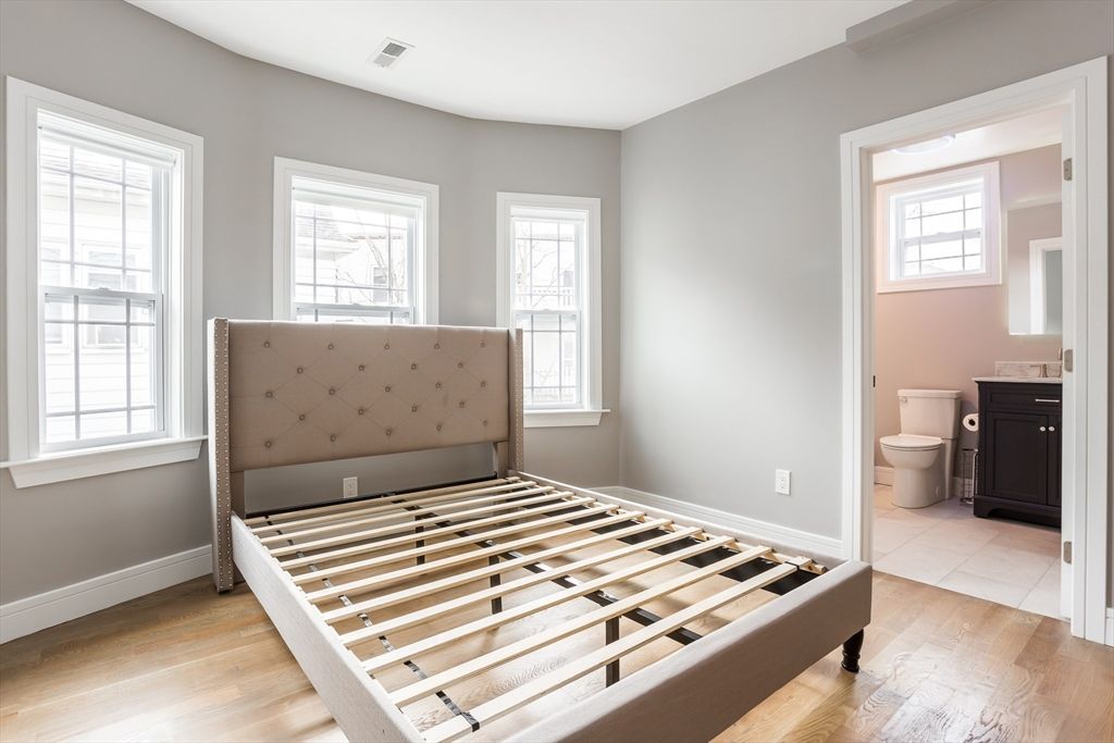 40 Champney St. A, Boston, MA 02135