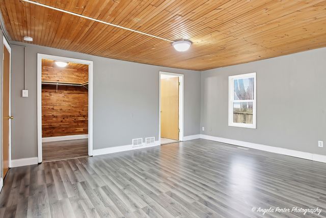 320 E WASHINGTON Street, Round Lake Park, IL 60073
