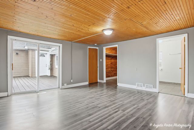320 E WASHINGTON Street, Round Lake Park, IL 60073