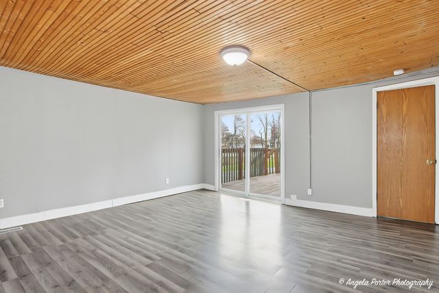 320 E WASHINGTON Street, Round Lake Park, IL 60073