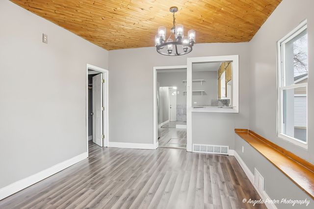 320 E WASHINGTON Street, Round Lake Park, IL 60073