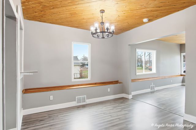 320 E WASHINGTON Street, Round Lake Park, IL 60073