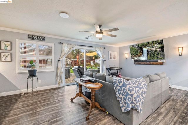 21708 Water Oak Dr, Sonora, CA 95370