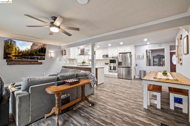 21708 Water Oak Dr, Sonora, CA 95370