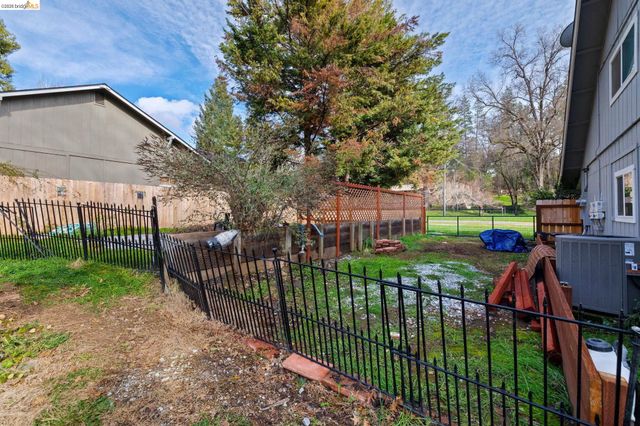 21708 Water Oak Dr, Sonora, CA 95370