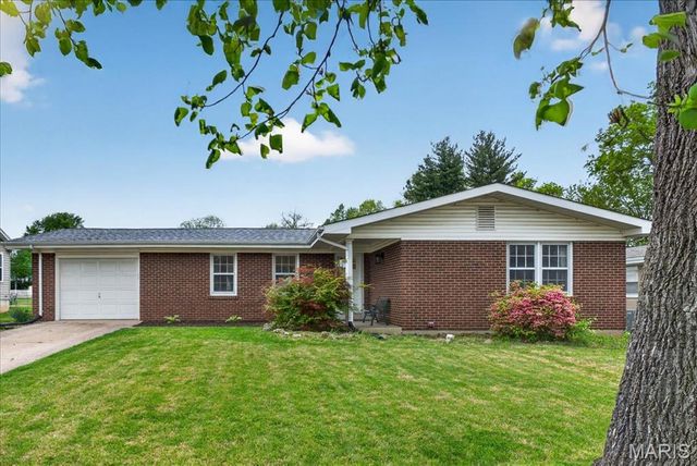 109 Keene Court, St Charles, MO 63303