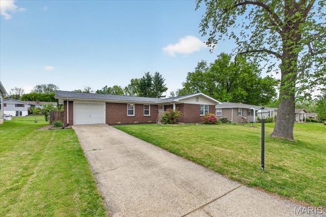 109 Keene Court, St Charles, MO 63303