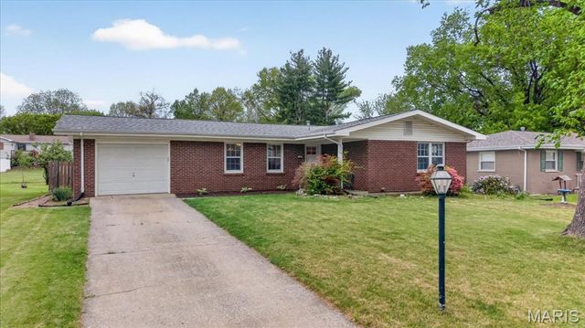 109 Keene Court, St Charles, MO 63303