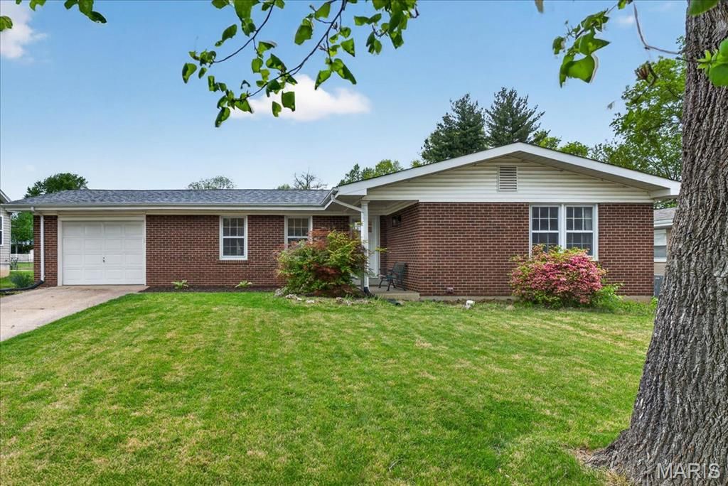 109 Keene Court, St Charles, MO 63303