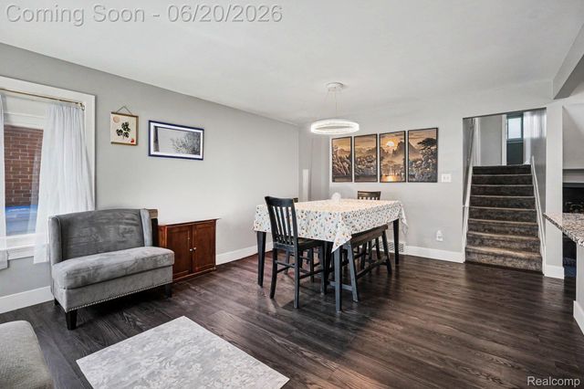 30831 Ridgefield Avenue, Warren, MI 48088
