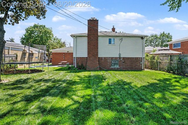 30831 Ridgefield Avenue, Warren, MI 48088