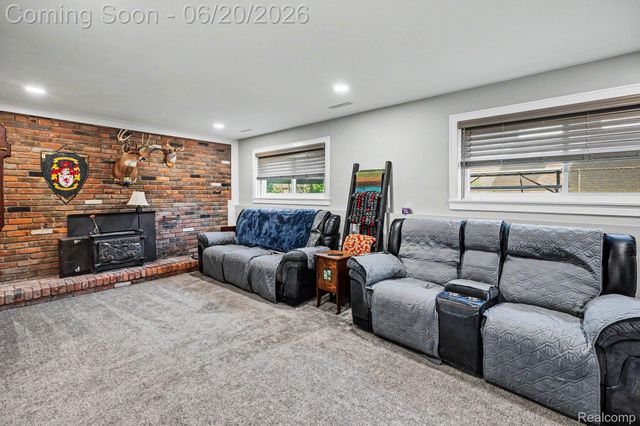 30831 Ridgefield Avenue, Warren, MI 48088