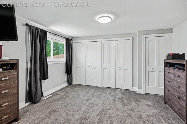 30831 Ridgefield Avenue, Warren, MI 48088
