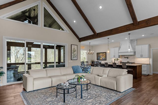 909 W Rufina Court, Nixa, MO 65714