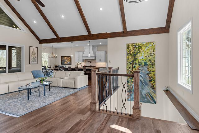 909 W Rufina Court, Nixa, MO 65714