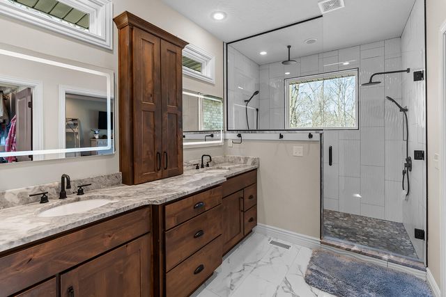 909 W Rufina Court, Nixa, MO 65714