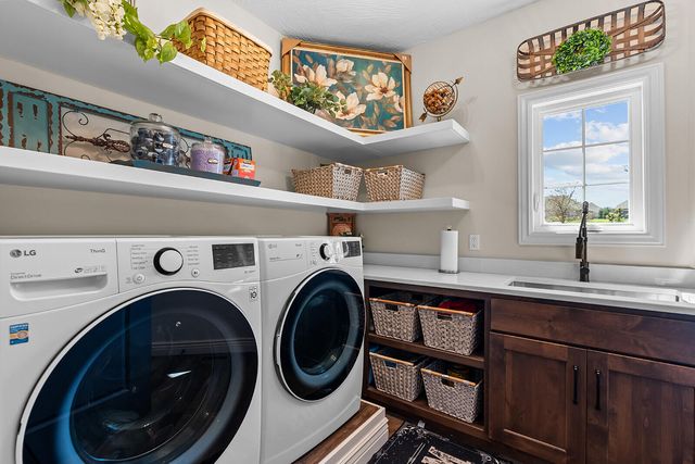 909 W Rufina Court, Nixa, MO 65714