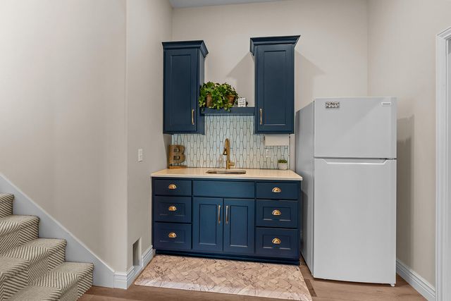 909 W Rufina Court, Nixa, MO 65714