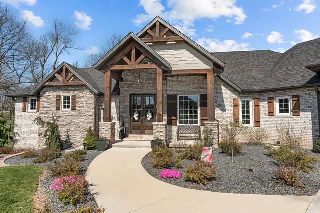 909 W Rufina Court, Nixa, MO 65714