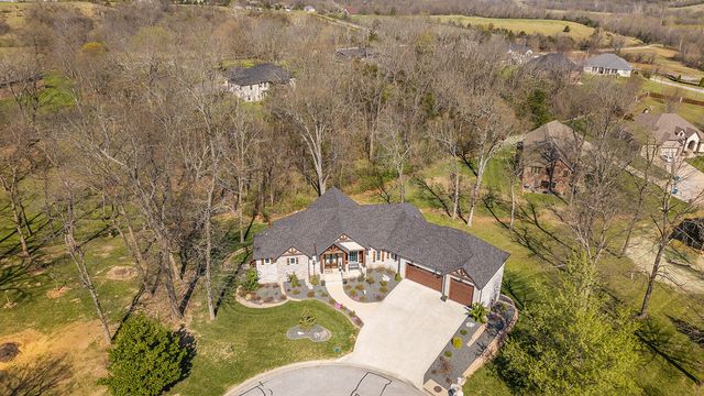 909 W Rufina Court, Nixa, MO 65714