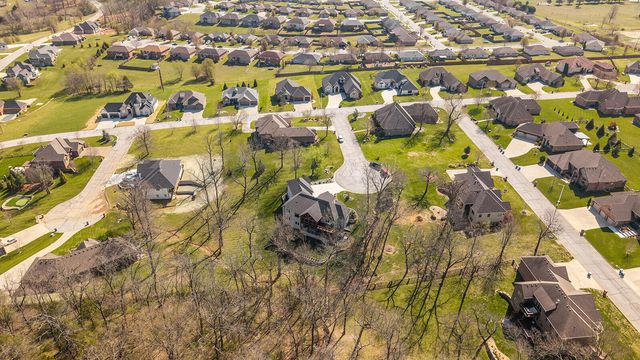 909 W Rufina Court, Nixa, MO 65714