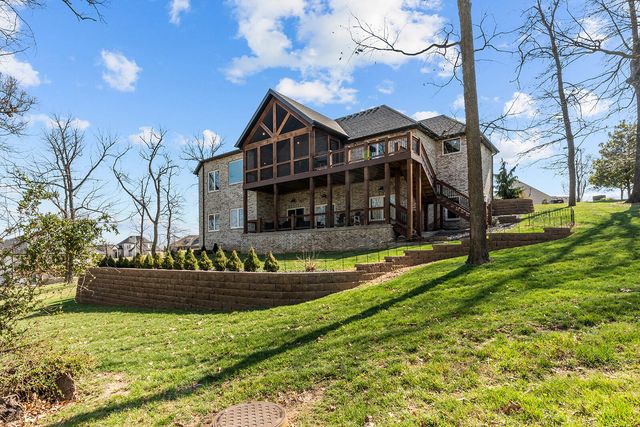 909 W Rufina Court, Nixa, MO 65714