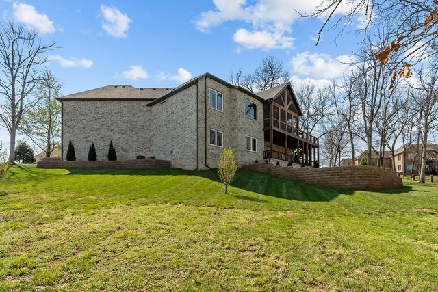 909 W Rufina Court, Nixa, MO 65714