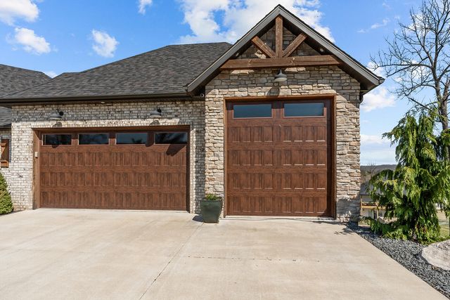 909 W Rufina Court, Nixa, MO 65714