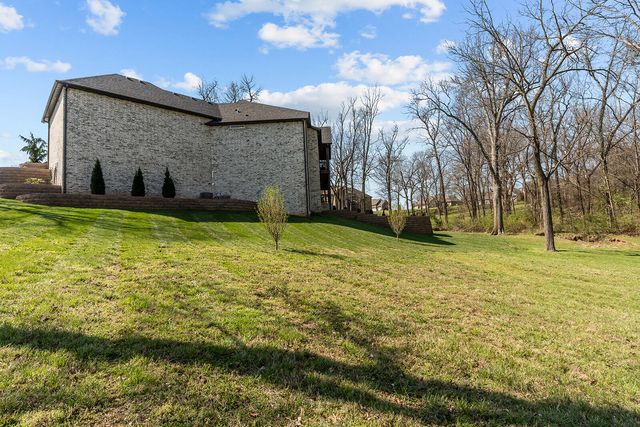 909 W Rufina Court, Nixa, MO 65714