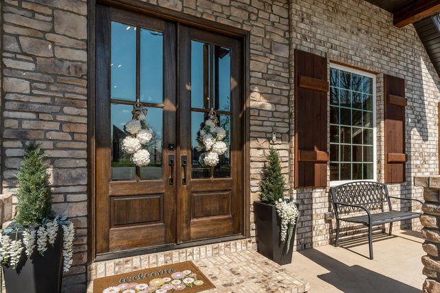 909 W Rufina Court, Nixa, MO 65714