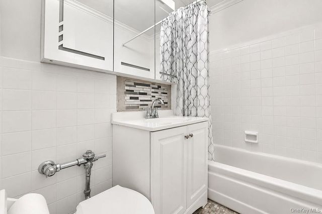 9910 60th Avenue 5J, Corona, NY 11368