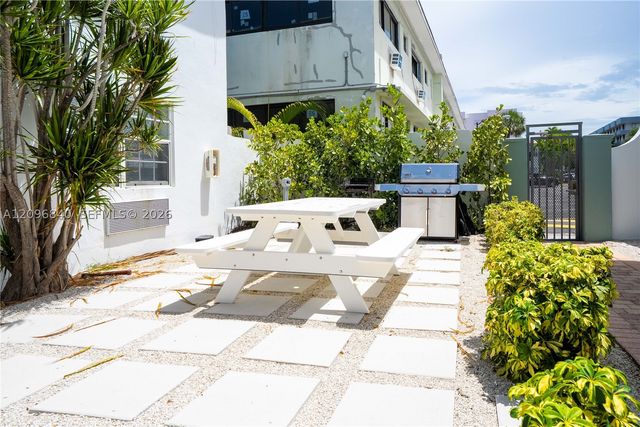 330 84th St 11, Miami Beach, FL 33141