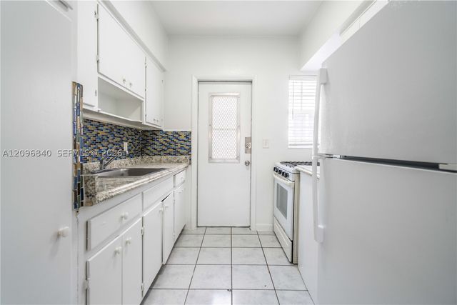 330 84th St 11, Miami Beach, FL 33141