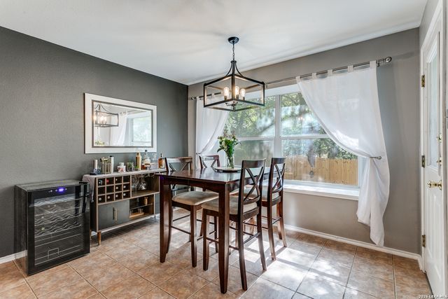 10 Rainy Ave, San Antonio, TX 78240