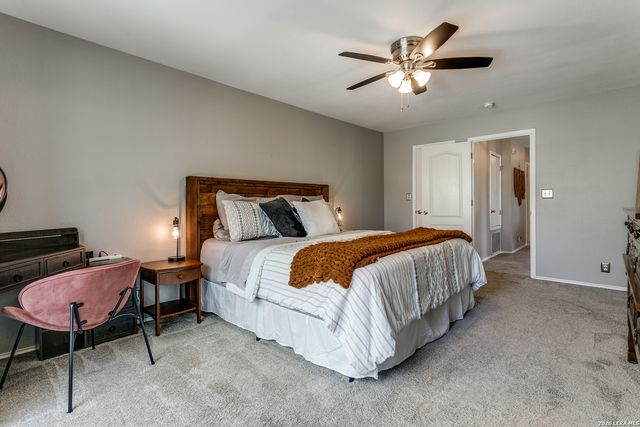 10 Rainy Ave, San Antonio, TX 78240