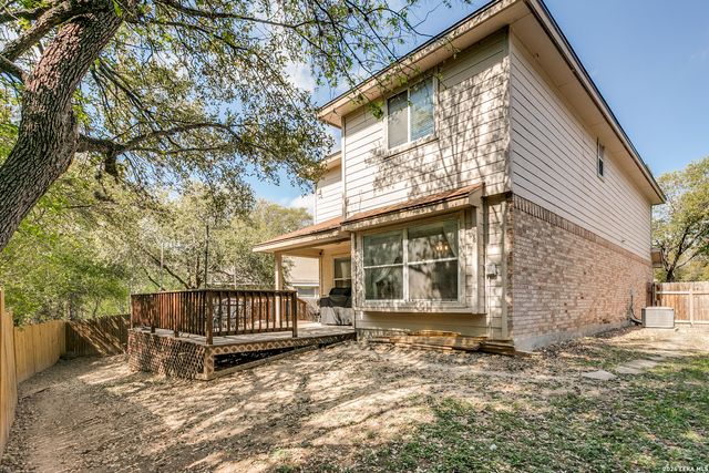 10 Rainy Ave, San Antonio, TX 78240