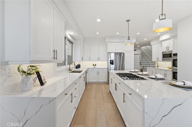 7612 Carmenita, West Hills, CA 91304