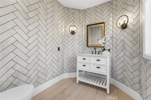 7612 Carmenita, West Hills, CA 91304