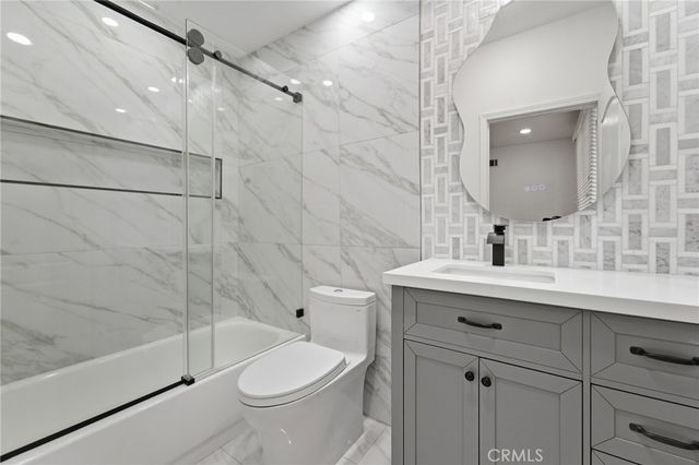 7612 Carmenita, West Hills, CA 91304