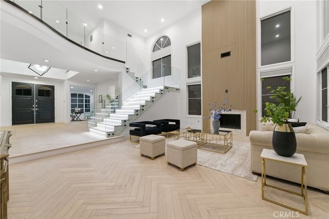 7612 Carmenita, West Hills, CA 91304