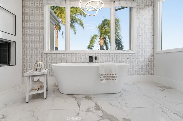 7612 Carmenita, West Hills, CA 91304