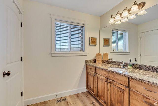 1237 N SILVERCREST DR, Saratoga Springs, UT 84045