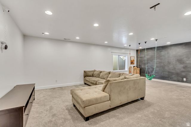 1237 N SILVERCREST DR, Saratoga Springs, UT 84045