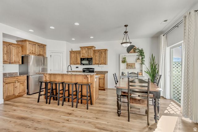 1237 N SILVERCREST DR, Saratoga Springs, UT 84045