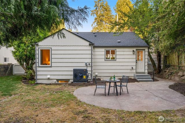 3613 40th Avenue W, Seattle, WA 98199